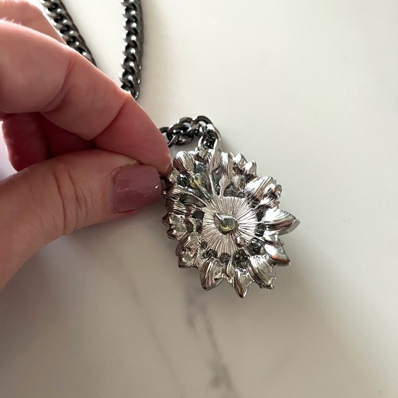 BANANA REPUBLIC•crystal chain link statement necklace EUC - Picture 3 of 4